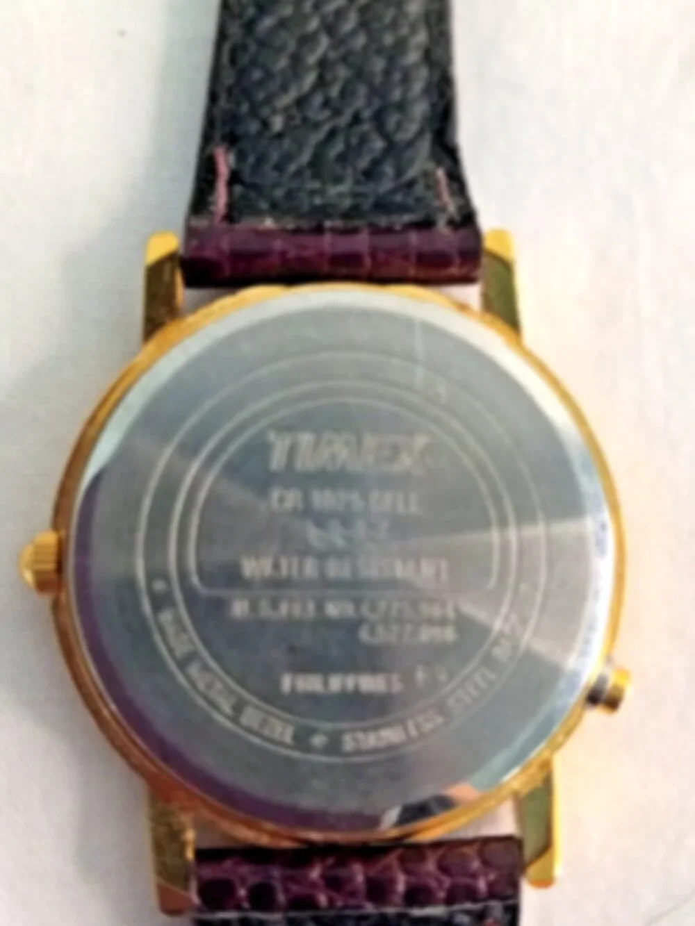 Vintage 1993 Timex Indiglo 32mm Women's Quartz Watch Gold Tone Leather Runs